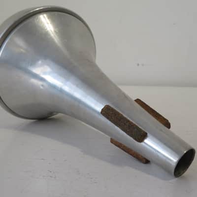 Denis Wick Straight Aluminium Trombone Mute - 10" x 6" image 3