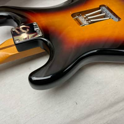 Fender Deluxe Roadhouse Stratocaster Guitar 2008 - Brown Sunburst / Maple neck image 22
