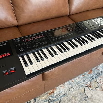 Roland FA-06 61-Key Music Workstation 2014 - Present - Black image 1