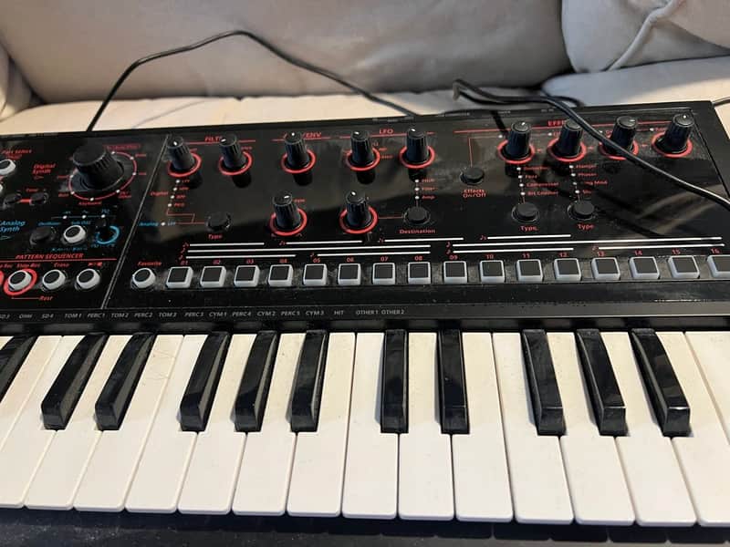 Roland JD-Xi 37-Key Analog/Digital Crossover Synthesizer 2015 - Present - Black image 1