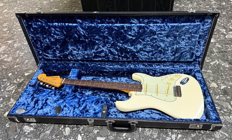 Fender Vintage II 1961 Stratocaster - Mod image 1