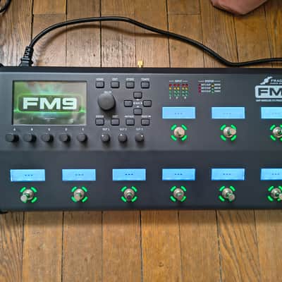 Fractal Audio FM9 Mark II Turbo + EV-1 pedal and gig bag