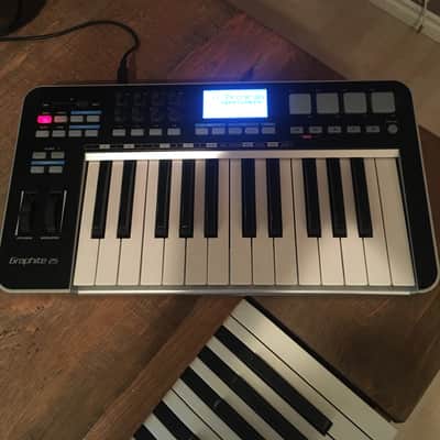 Samson Graphite 25 USB MIDI Keyboard Controller