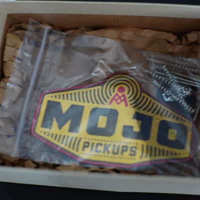 Mojo Uk NOS Wire PAF Set - Double Cream - Aged Covers image 4