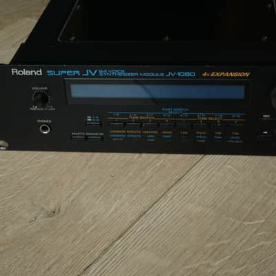 Roland JV-1080 64-Voice Synthesizer Module 1994 - 2001 - Black