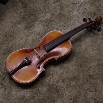 Used Vintage 4/4 Violin with hard case One-Piece flame back OLD image 3