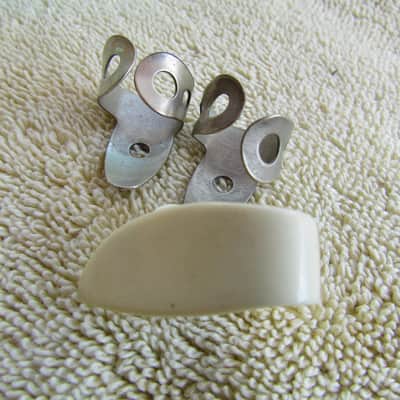 2 Dunlop .0225 Fingerpicks & National Thumbpick Good Used Condition National Thumbpick And 2 Metal Fingerpicks image 2
