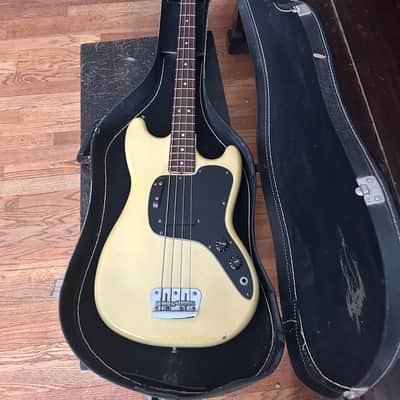 Fender Musicmaster Bass 1977 - Olympic White image 1