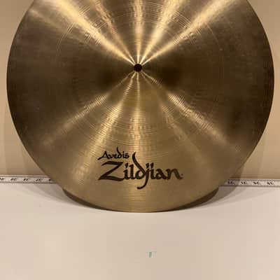 A Zildjian 18” Medium Thin Crash Cymbal – 2000 – Excellent Condition image 1