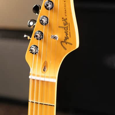 Fender American Professional Classic Stratocaster HSS Electric Guitar - 3-Color Sunburst with Gig Bag image 6