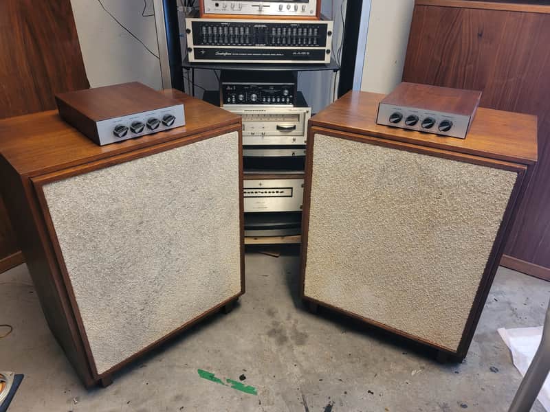 KLH Model 12 1968 Walnut image 1