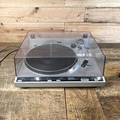 Technics SL 235 Changer / stacker Turntable For Local Pick Up in Milwaukee, WI image 1