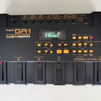 Roland GR-1 Guitar Synthesizer Expanded 6MB w/ Original Case Manual Power Supply image 2