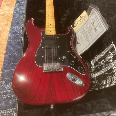 Fender Custom Shop Custom Classic Stratocaster – 2007 – Crimson Transparent Ash – Lace Sensor Pickups – OHSC & COA image 1