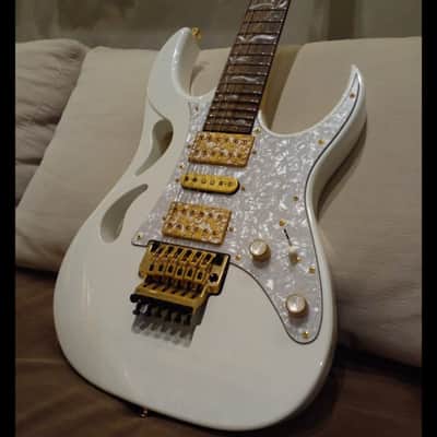 Ibanez PIA3761 Steve Vai Signature 2020 - 2021 - Stallion White image 2