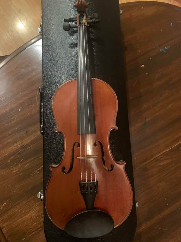 Full-Size Violin – Excellent Sound, Quality Chin Rest, Gator Case & Bow image 1