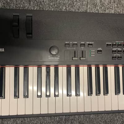 Yamaha CP40 Graded Hammer Stage Piano 2010s - Black image 2