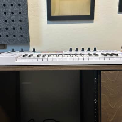Arturia KeyStep Pro 37-Key MIDI Controller 2020 - Present White image 2