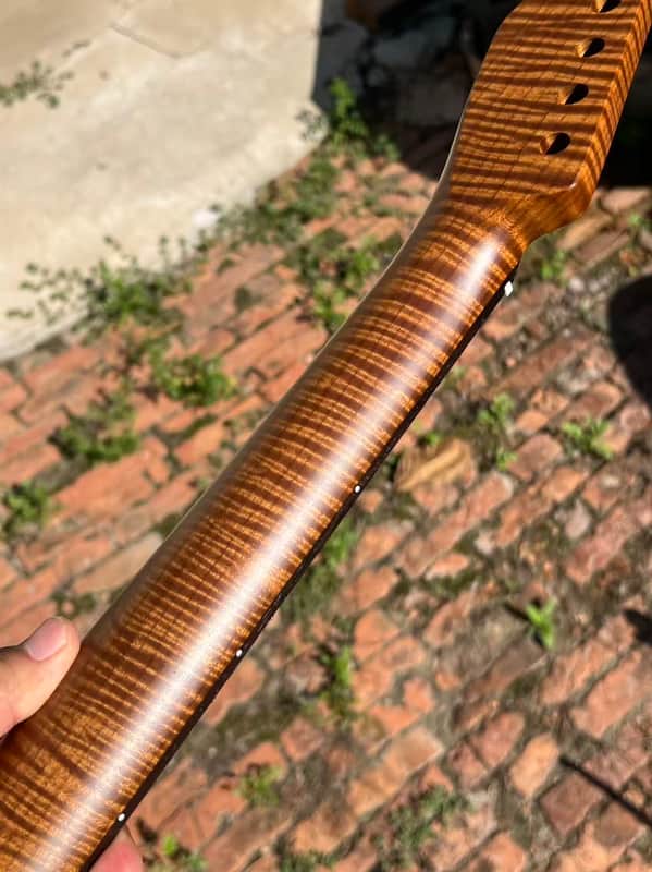 1 Round end stainless steel 22 frets AAAAA 22frets Roasted flame Maple guitar neck 25.5 inch white dot satin Rosewood image 1