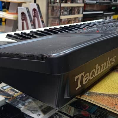 Technics KN1200 - Tastiera 61 tasti con Arranger image 4