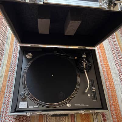 Technics SL- 1210 MK5 (with flight case) image 5