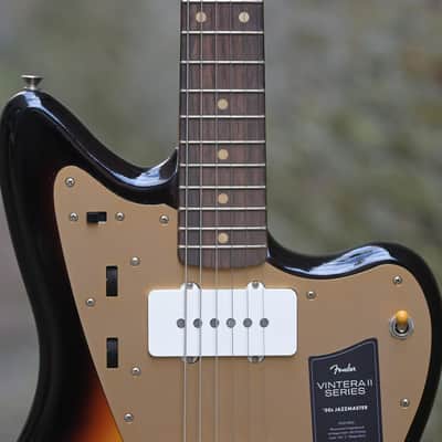 Fender Limited Edition Vintera II Road Worn 50s Jazzmaster- 3-Color Sunburst(3) image 6