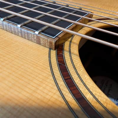 Bourgeois Small Jumbo Custom Hide Glue German Spruce top2013 - Gloss image 6