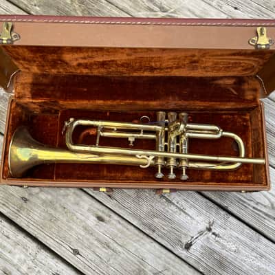 Couesnon Bb trumpet Circa 1950s - Lacquer image 1