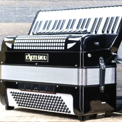 Excelsior Model 1320E 120-Bass 41-Key 11-Treble Switch Piano Accordion w/Case image 2