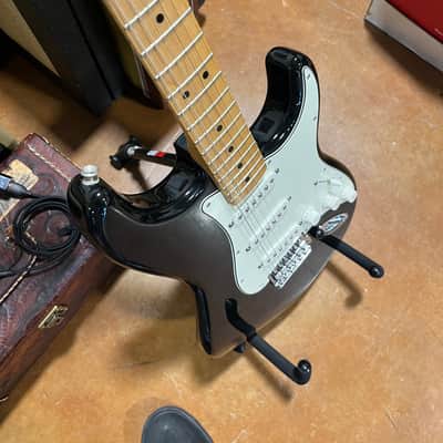 Fender Stratocaster 2012 - Black gloss image 3