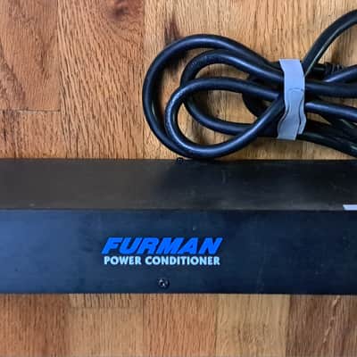 Furman M-8 Power Distribution & Conditioner - Black image 1