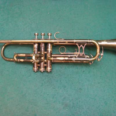 King Liberty Trumpet Bb/A 1945 - Reconditioned - Original Case & King M18 MP image 8