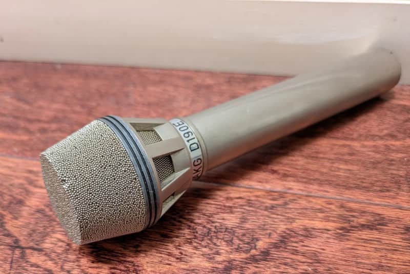 Vintage AKG D190E Dynamic Cardioid Microphone image 1