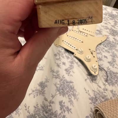 Fender Stratocaster 2005-2009 - Vintage Walnut Nitrocellulose Lacquer image 5