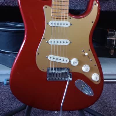 Fender 50th Anniversary American Deluxe Strat Candy Apple Red/Gold  2004 Red w/Gold Pickguard & Tweed Hardcase *** FREE SHIPPING *** image 2