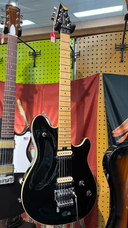 Peavey EVH Wolfgang Standard 1997 - Gloss Black - With OHSC Case - Patent Pending image 1