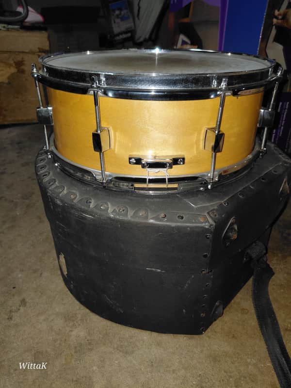 Pearl maple shell acoustic snare drum. 1980 - Maple image 1