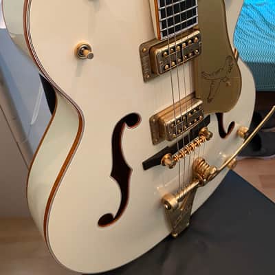Gretsch G6136T-59 Vintage Select '59 Falcon with Bigsby 2016 - Present - Vintage White image 4