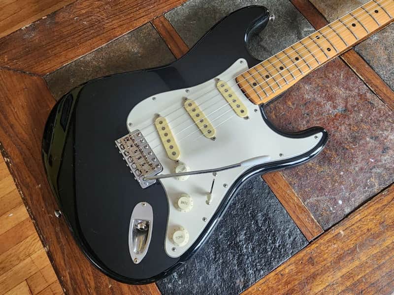 Fender Squier strat vintage MIJ SSS E serial w/bag 1987 - blk image 1