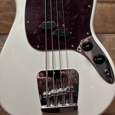 Squier Classic Vibe 60's Mustang Bass Olympic White image 2