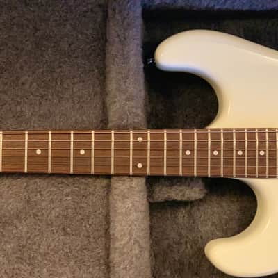 Kramer  Baretta Vintage Left-handed 1984  White - Pearl image 6