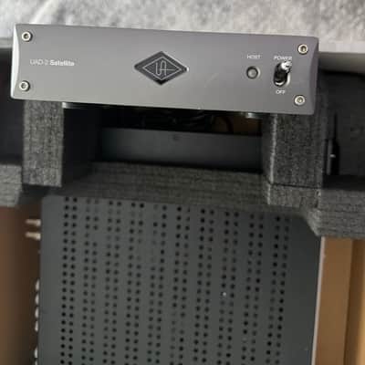 Universal Audio Apollo x6 Thunderbolt 3 Audio Interface 2018 - Present - Black image 4