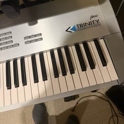 Korg Trinity Pro 76 Key Workstation (DRS, 32 Voice) – Like New