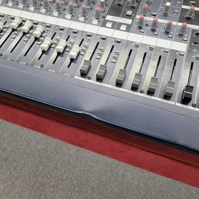Yamaha MG32/14FX 32 Channel Mixing Console - Blue image 5