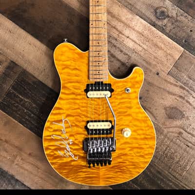 Ernie Ball Music Man EVH 1995 Amber Burst Flame Top imagen 1