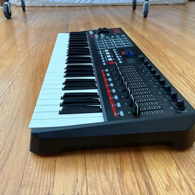 Akai MPK249 2014 - Present - Black image 2