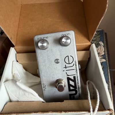 Catalinbread Fuzzrite 2010s - Silver image 2