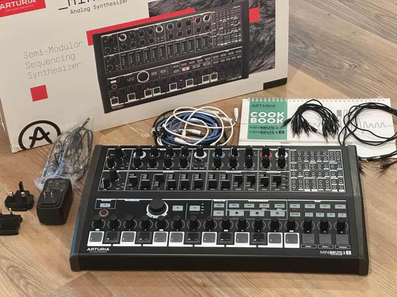 Arturia MiniBrute 2S Desktop Synthesizer 2018 - Present - Black