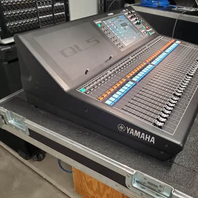 Yamaha QL5 with stage box and cases, free shipping (CONUS) image 5