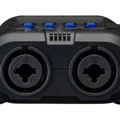 Zoom R4 MultiTrak Digital Mixer with 2-Inch LCD Display, Built-In Condenser Microphone, and Non-Skid Rubber Feet image 4